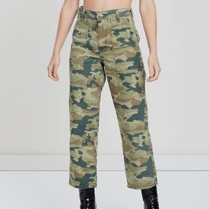 Free people camo jeans in size 25